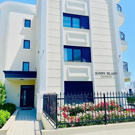 Rose Garden Deluxe Апартамент *